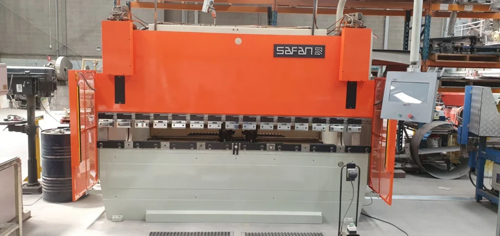 brake press machine for folding metal in Melbourne
