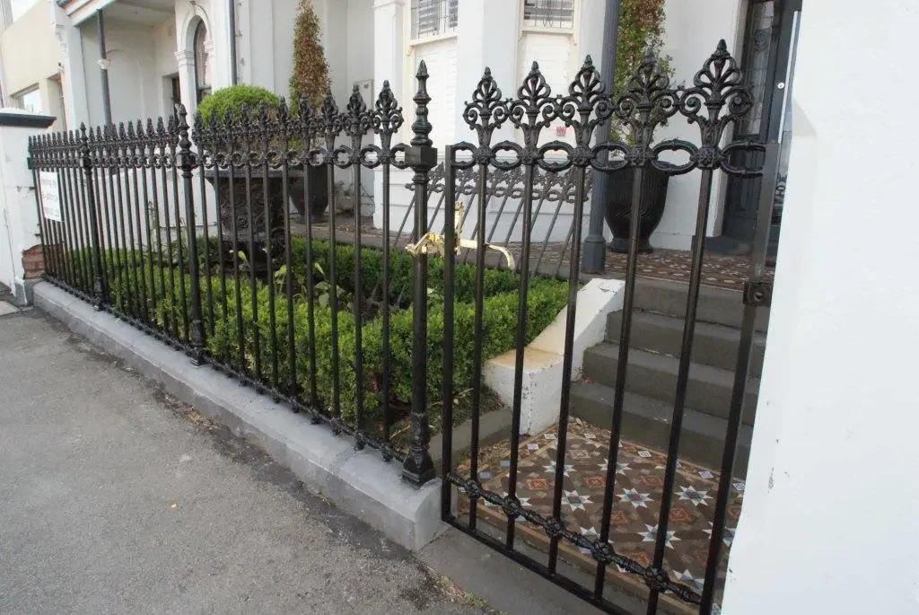 powder coated home gate and fence in beaconsfield Pde